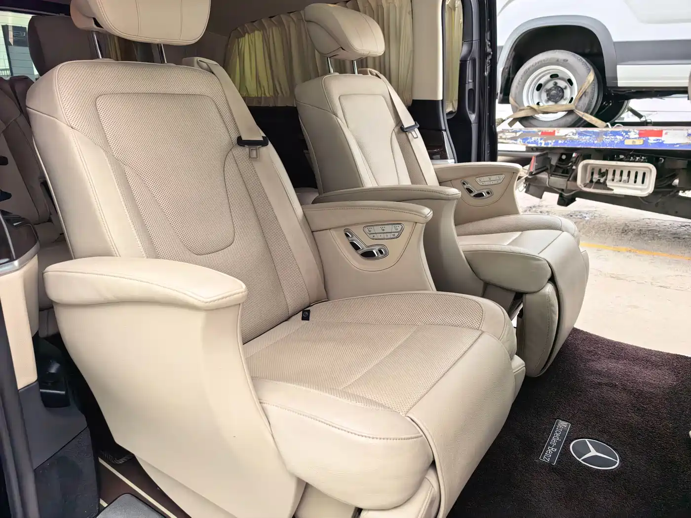 Mercedes-Benz V-Class 2018 V 260 L Premium Long Wheelbase Edition China VI фото 8