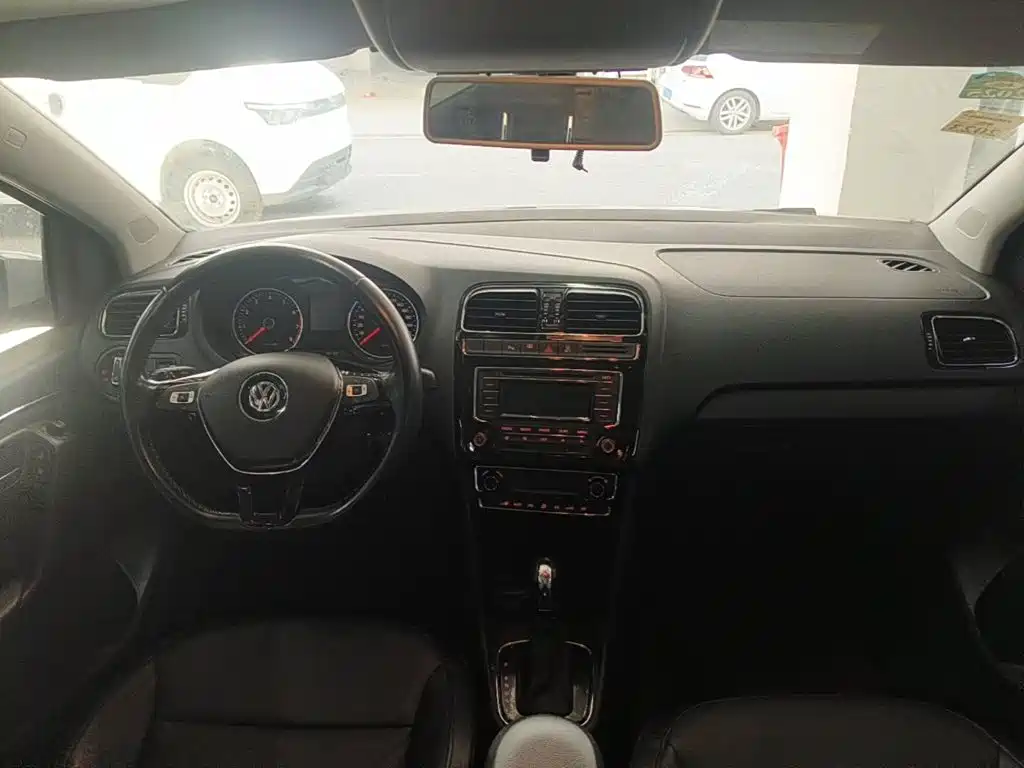 Фото 11 - Volkswagen Polo