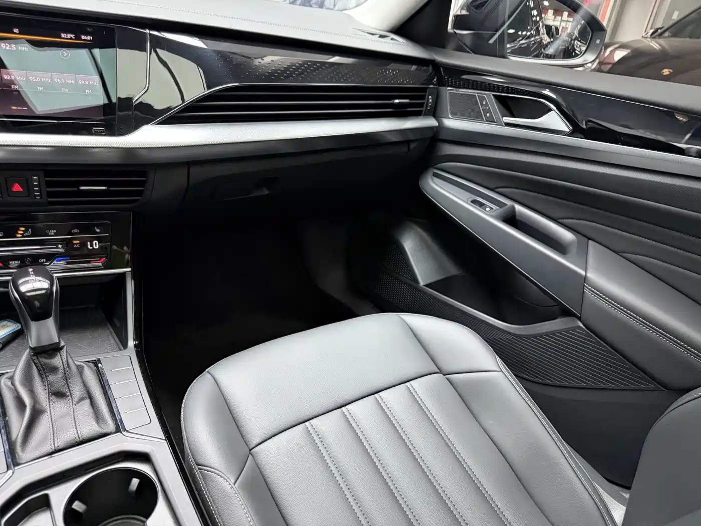 Фото 16 - Volkswagen Passat