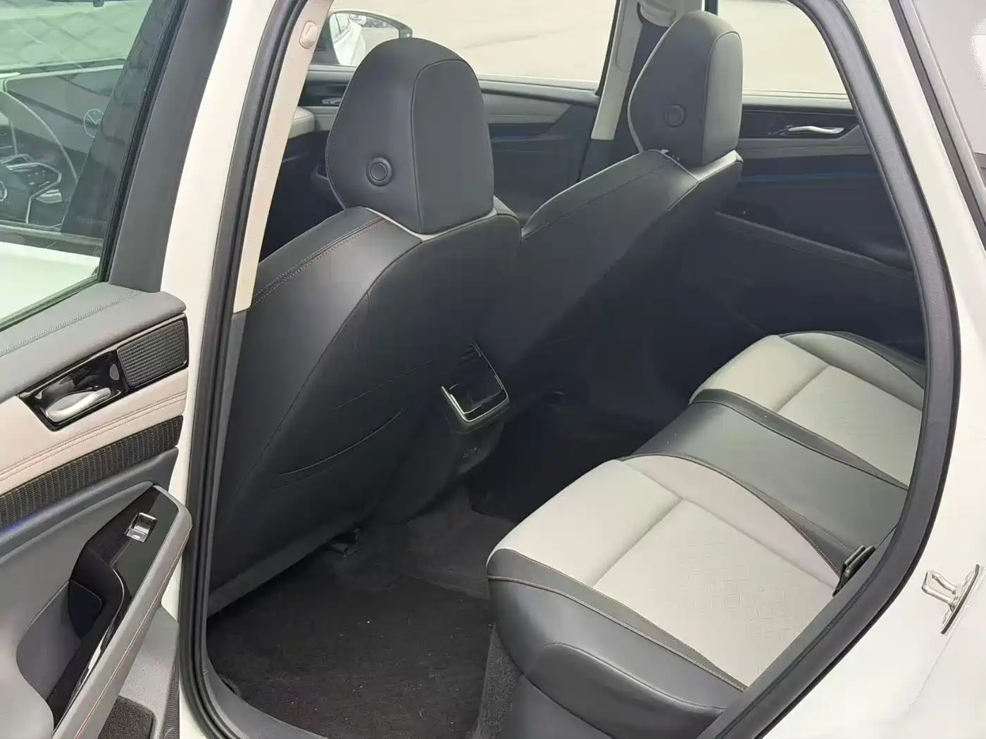 VOLKSWAGEN ID.7 VIZZION