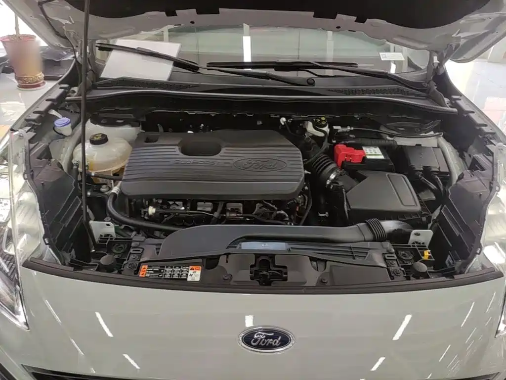Ford Escape 2023 2024 Model EcoBoost 245 4WD ST-Line Pro