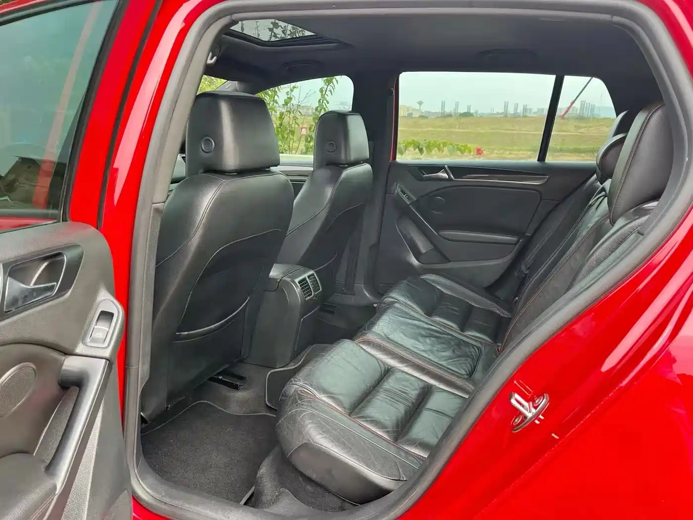Volkswagen Golf GTI 2012 2.0TSI GTI фото 8