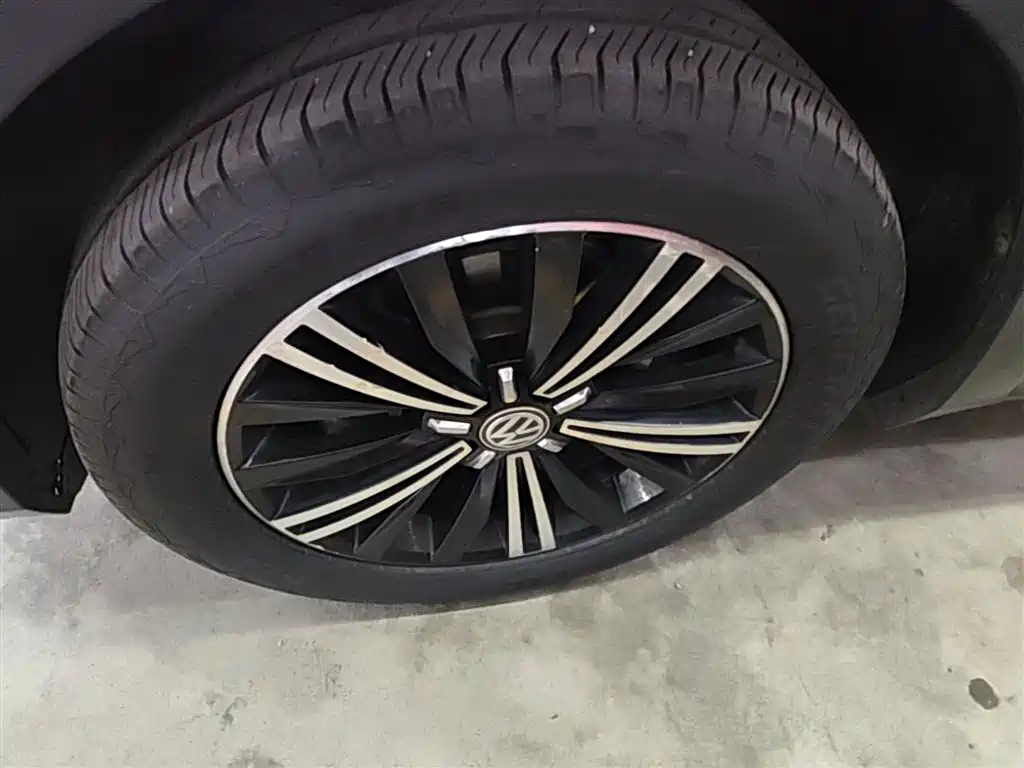 Volkswagen Tiguan L 2019 330TSI Auto 2WD Panorama Comfort Edition China V фото 23