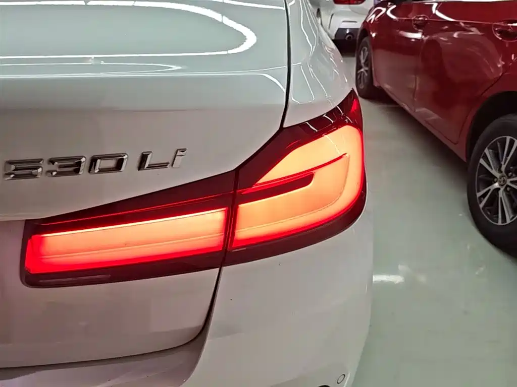 BMW 5 Series 2022 Model Second Facelift 530Li Leading M Sport Package фото 24