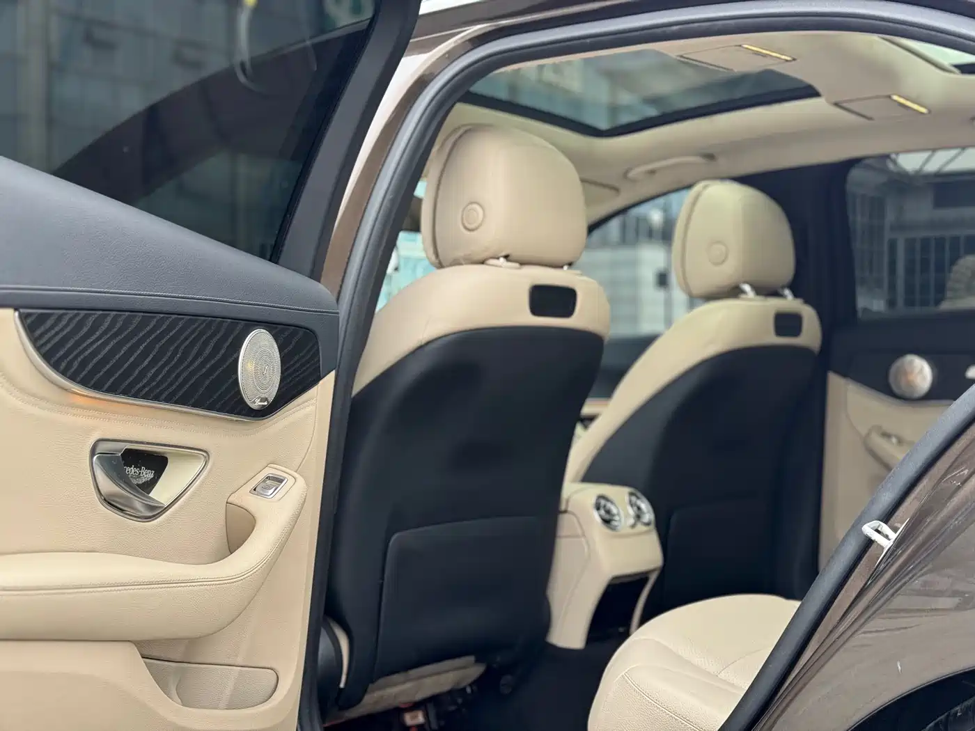 Mercedes-Benz C-Class 2015 Facelift C 200 L Sport фото 7