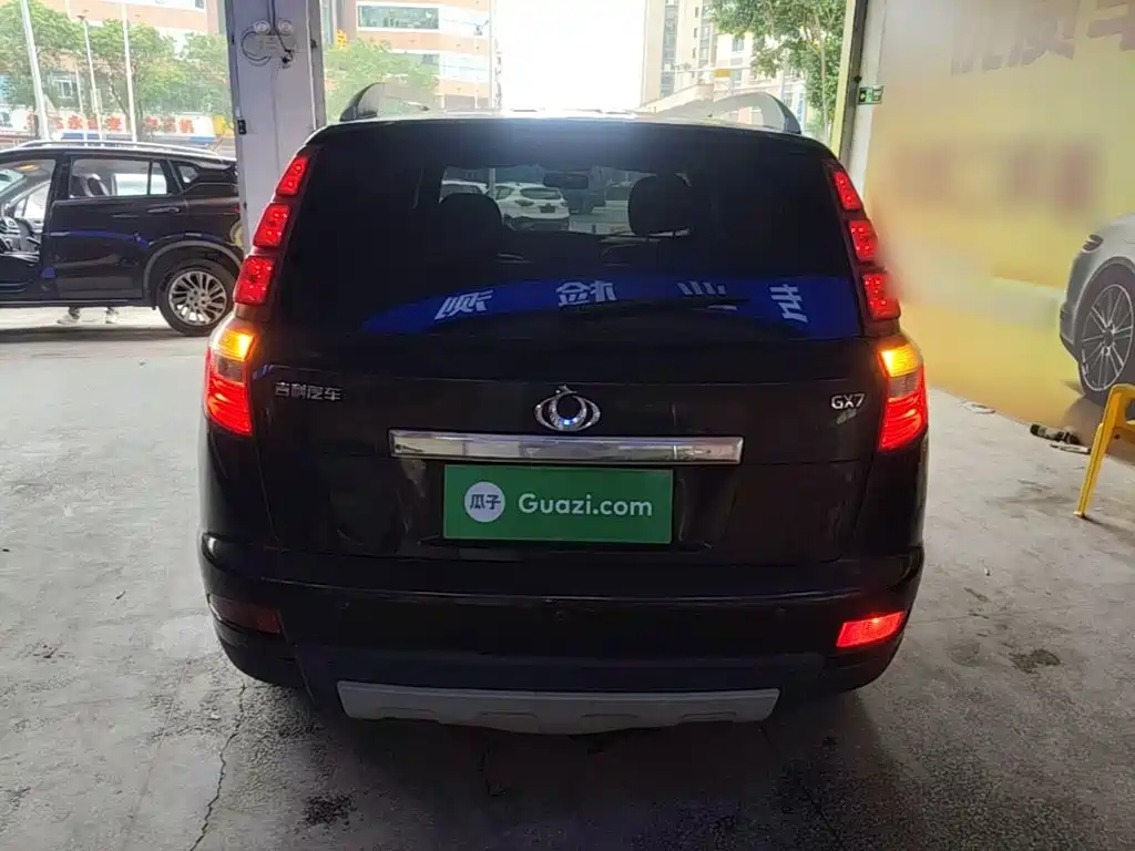 Фото 6 - Geely GX7