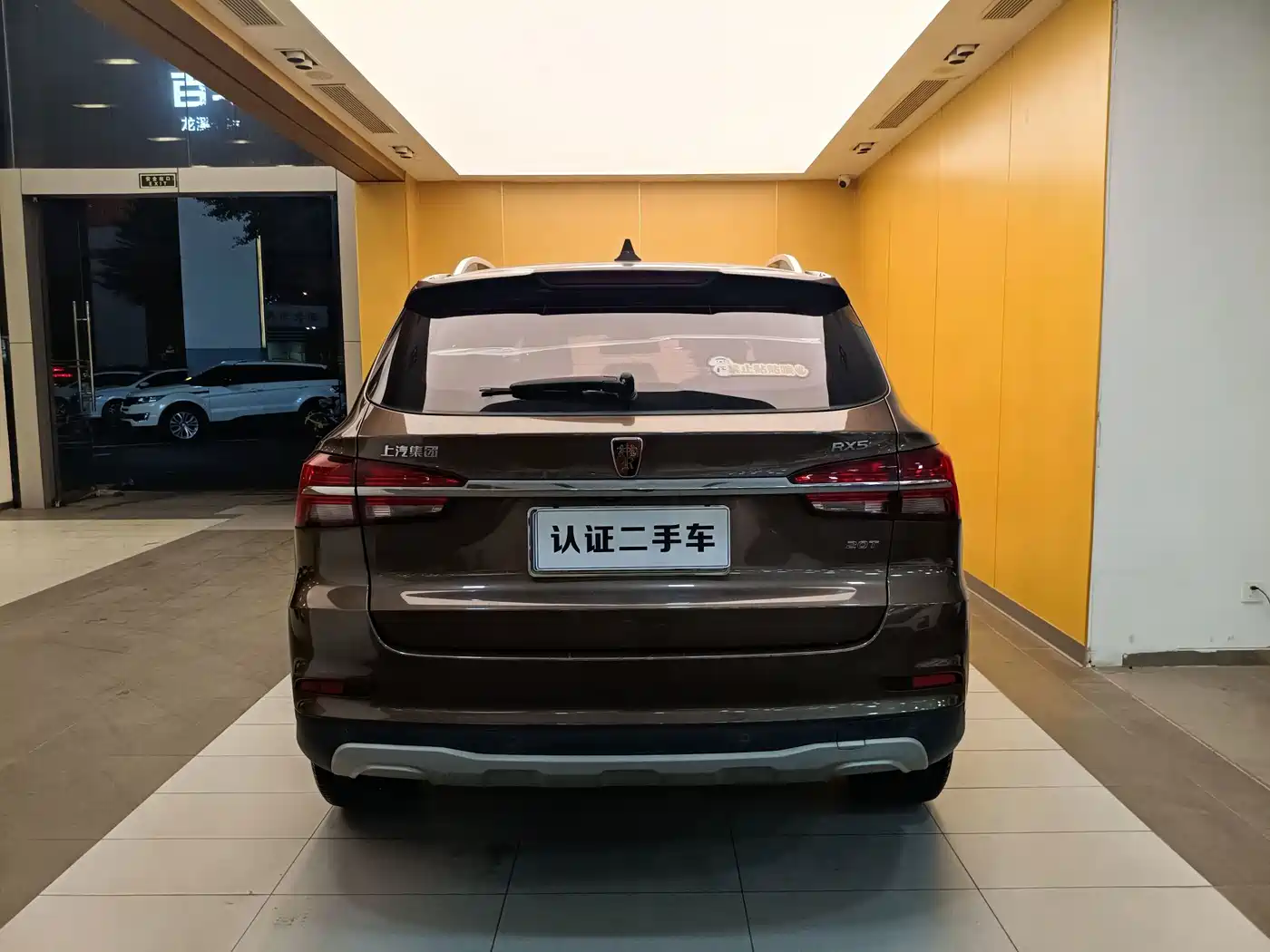 Фото 27 - Roewe RX5