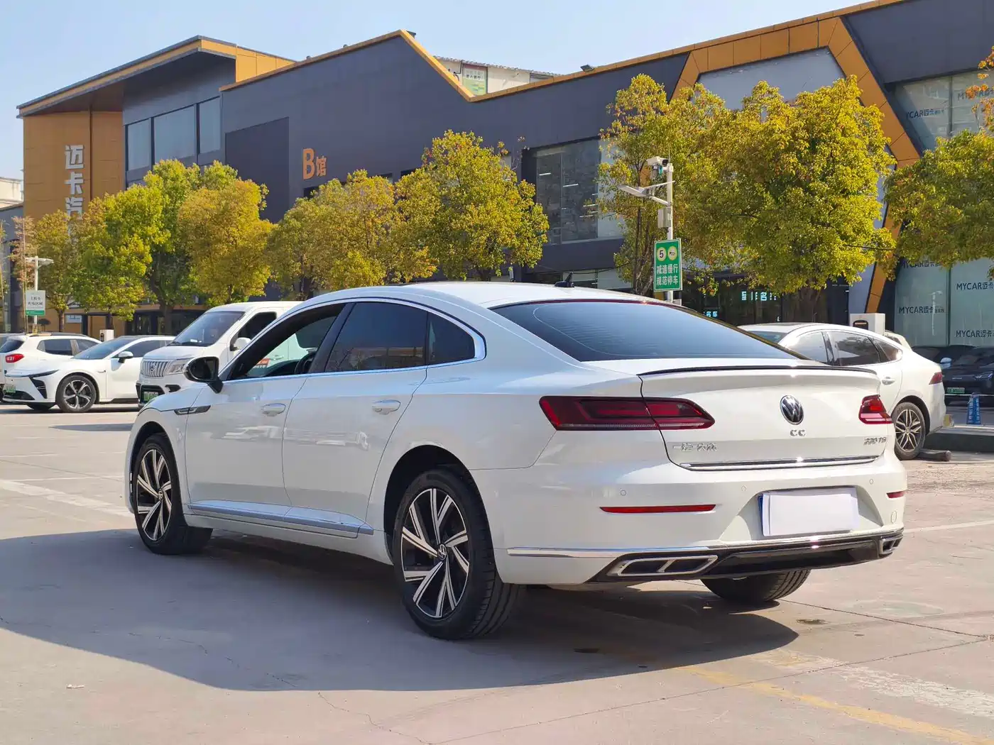 Volkswagen FAW-Volkswagen CC 2024 330TSI Dazzling Edition фото 17