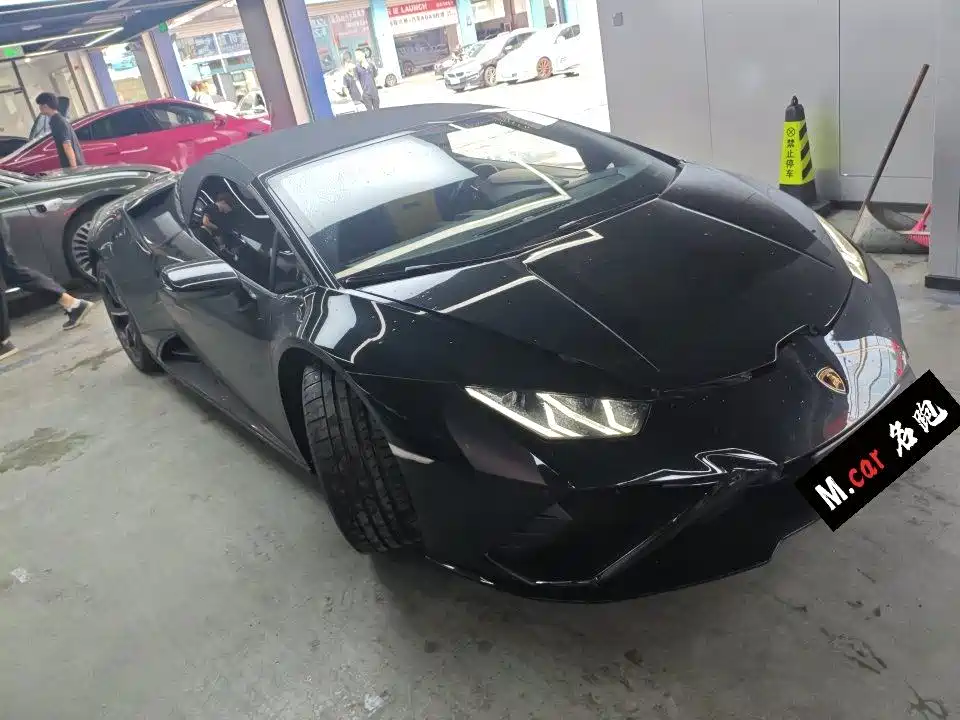 Фото 2 - Lamborghini Huracán