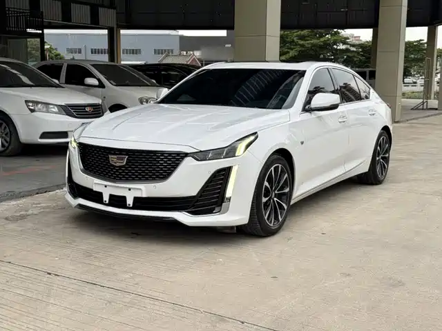 Cadillac CT5 28T, Люкс