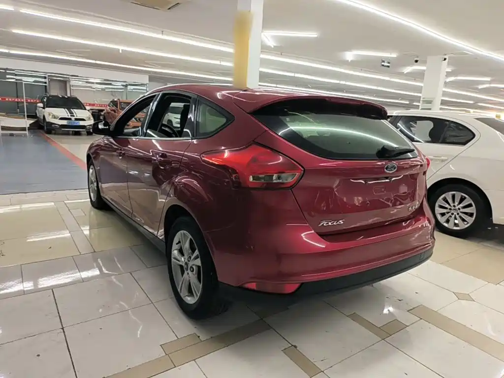 Фото 5 - Ford Focus