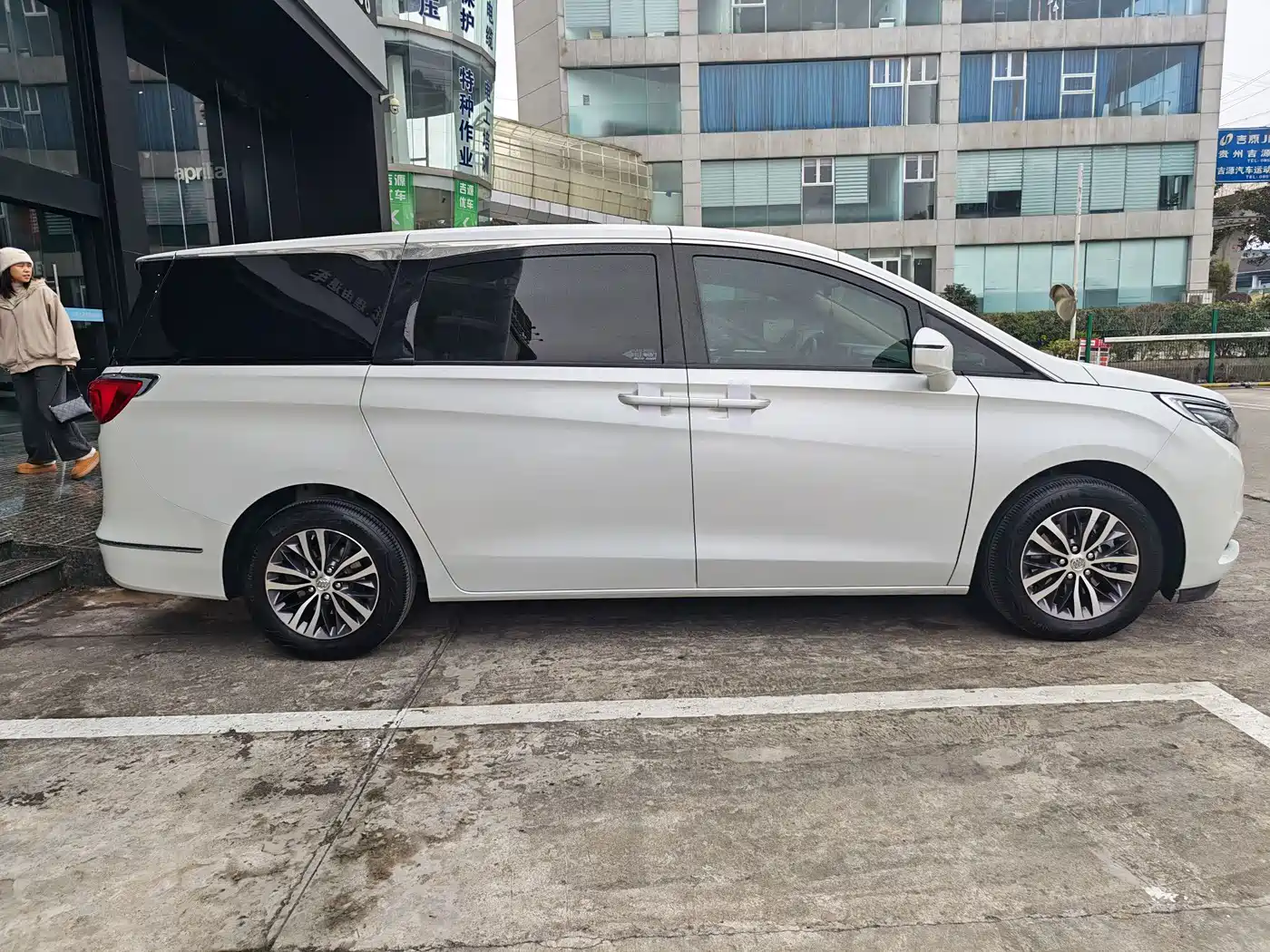 Buick GL8 2017 ES 28T Luxury China V фото 18
