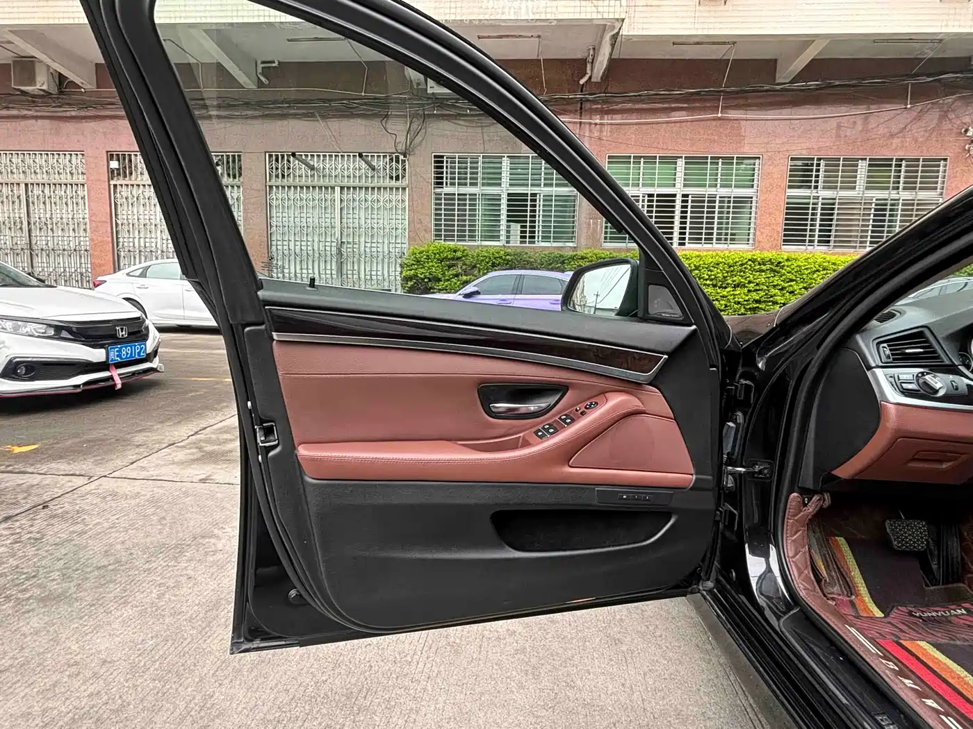 BMW 5 Series 2017 525Li Leading Edition фото 25