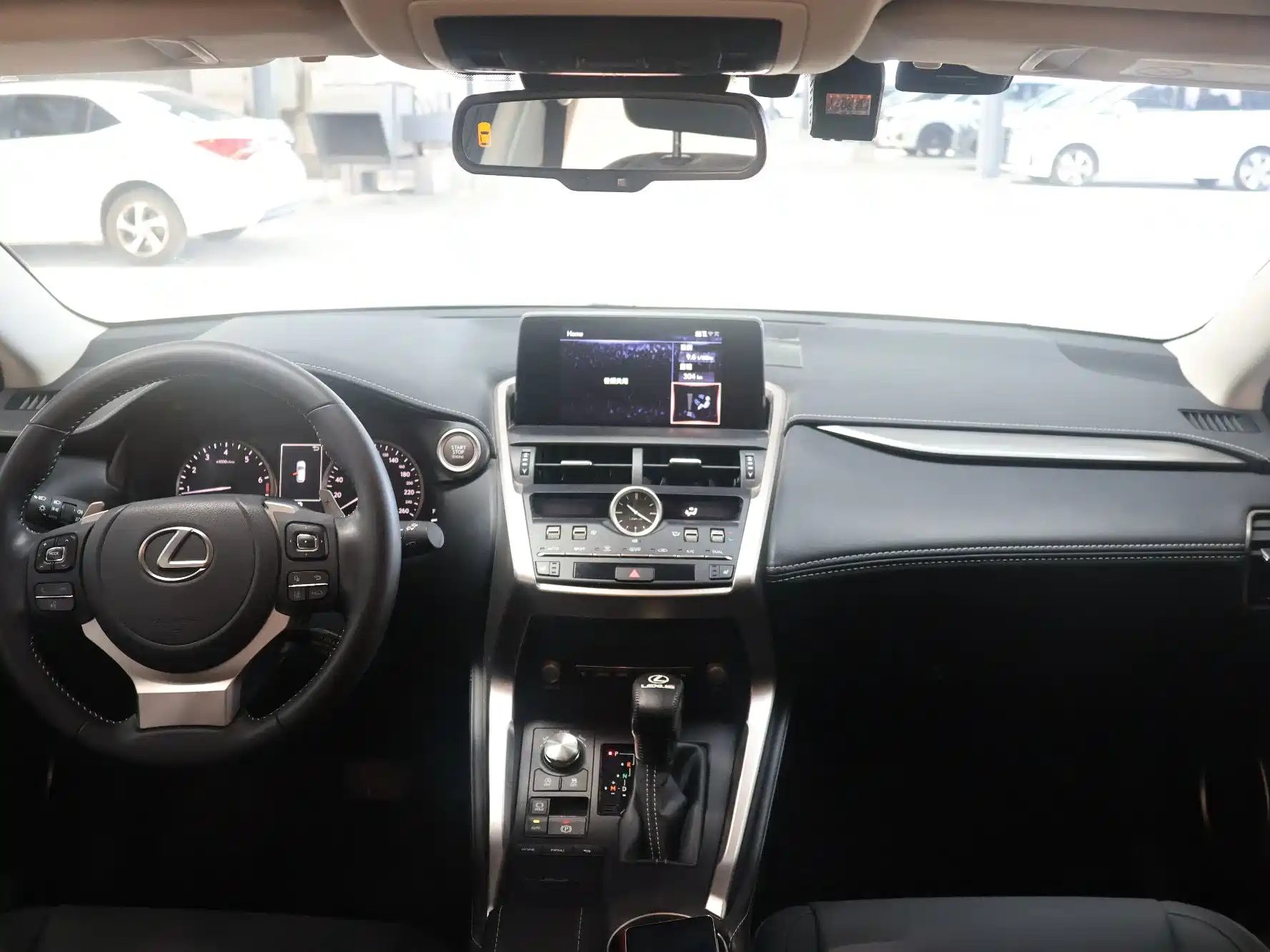 Фото 9 - Lexus NX