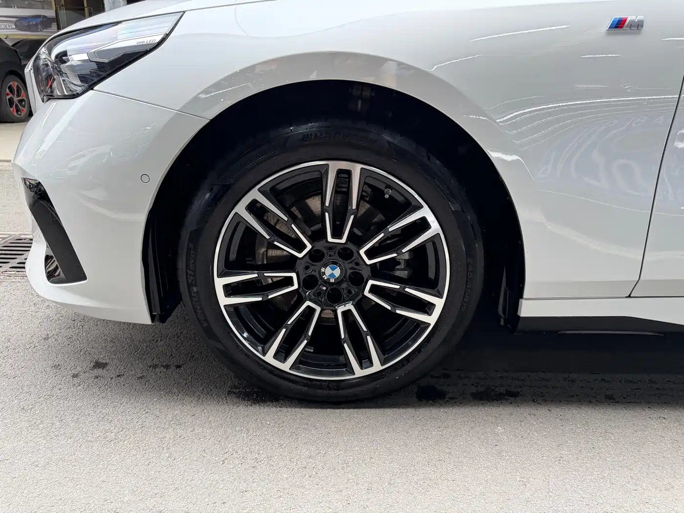 BMW 5 Series 2024 525Li M Sport Package фото 36