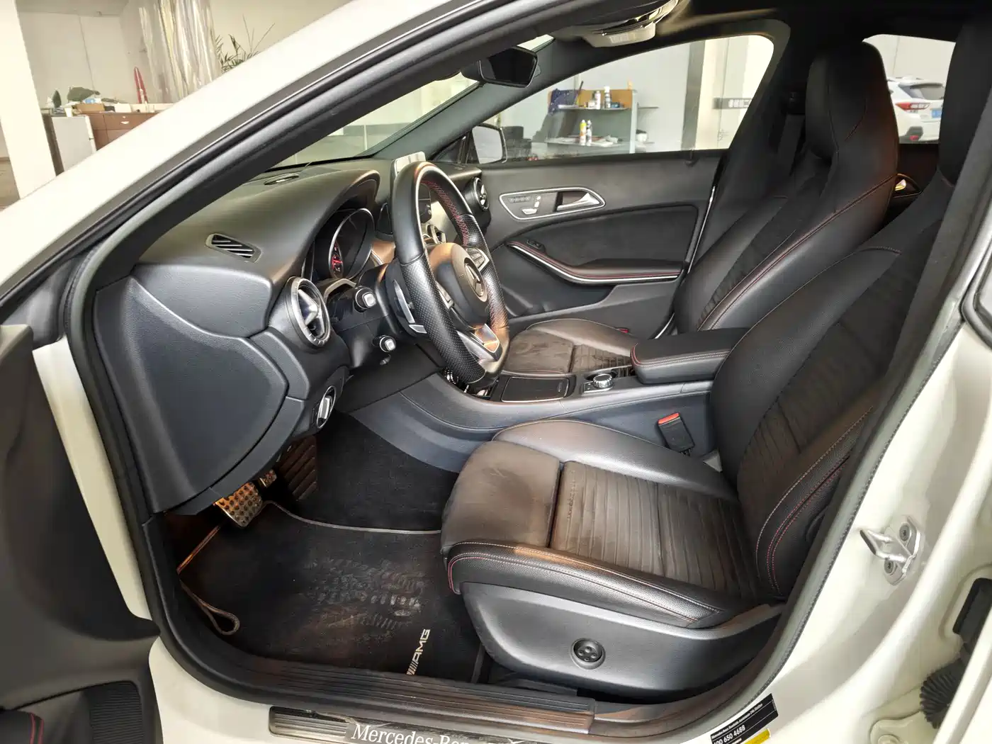 Mercedes-Benz CLA (Import) 2017 CLA 220 4MATIC фото 11