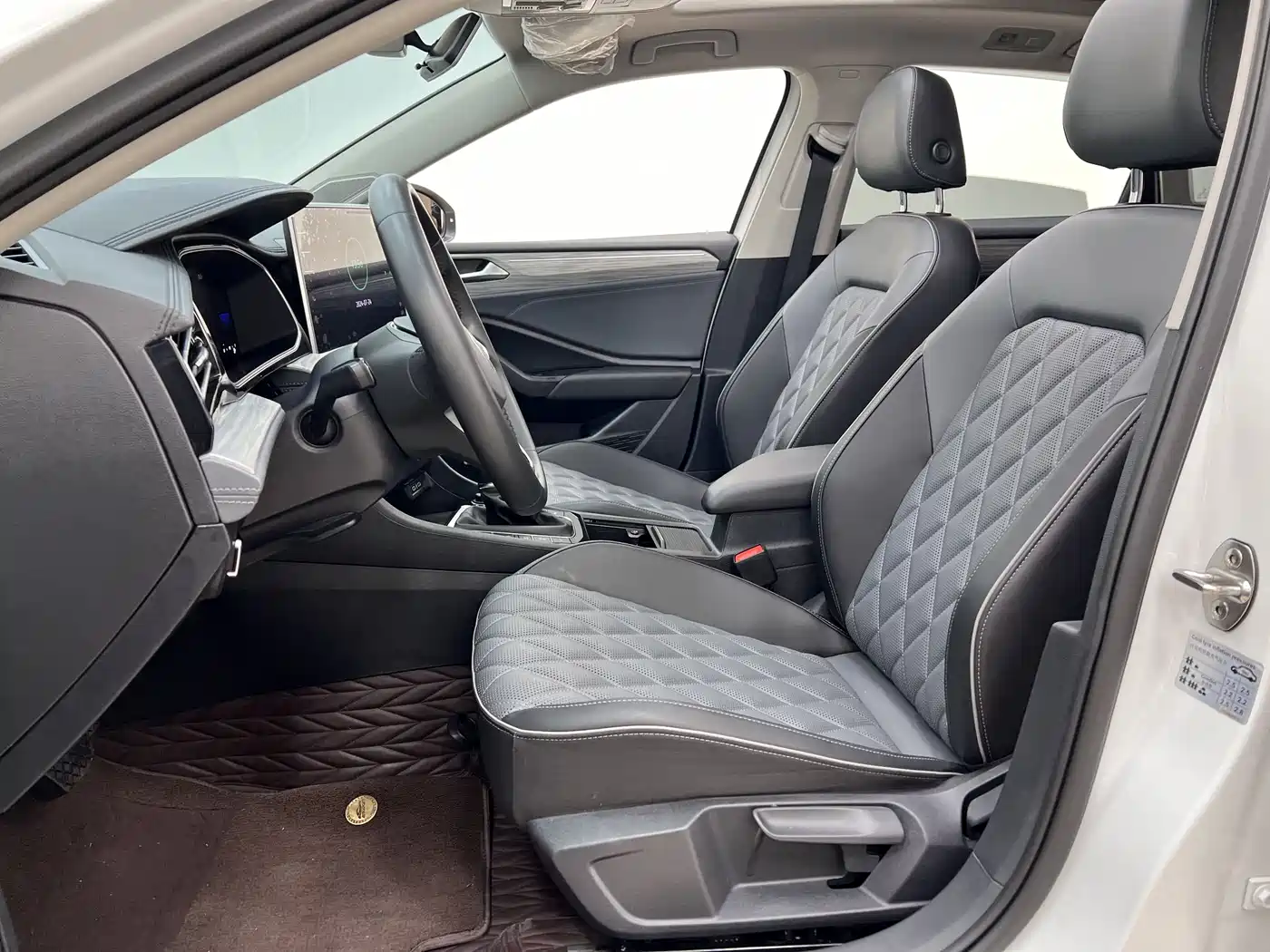 Volkswagen Sagitar 2023 300TSI DSG Surpassing Edition фото 13