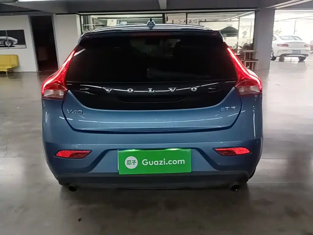 Фото 6 - Volvo V40