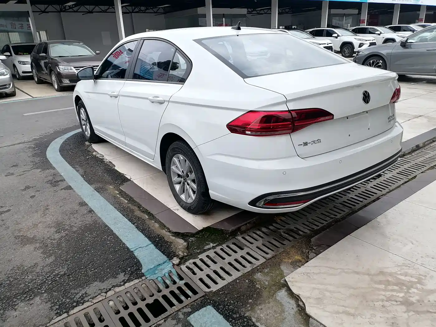 Volkswagen Bora 2023 200TSI DSG Yuexing Edition фото 8
