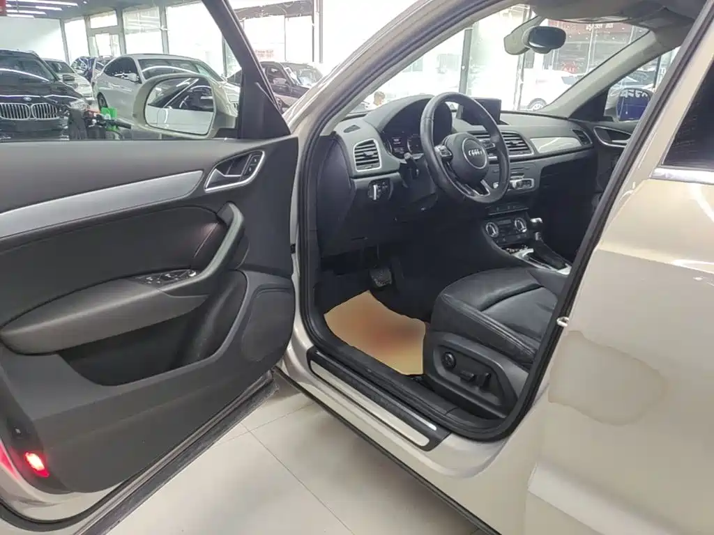 Фото 16 - Audi Q3