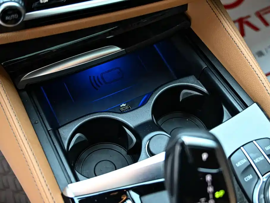 Фото 18 - BMW 6 Series GT