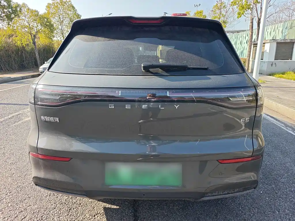 Фото 4 - Geely Galaxy Galaxy E5