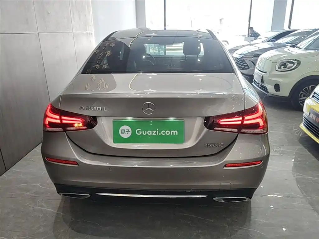 Mercedes-Benz A-Class 2019 Facelift A 200 L фото 6