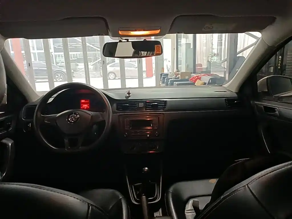Volkswagen Santana 2016 1.6L Manual Trend Edition фото 10