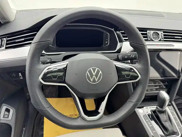 Volkswagen Magotan 2023 Model 2 Million Commemorative Edition 330TSI DSG Luxury фото 19