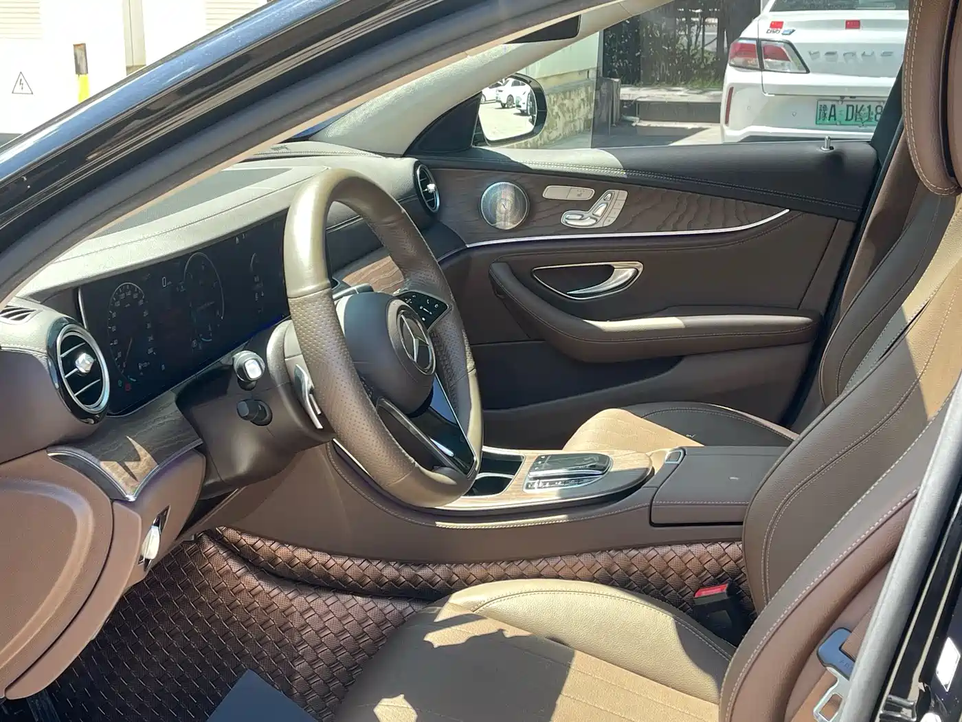 Mercedes-Benz E-Class 2021 E 300 L Luxury фото 7