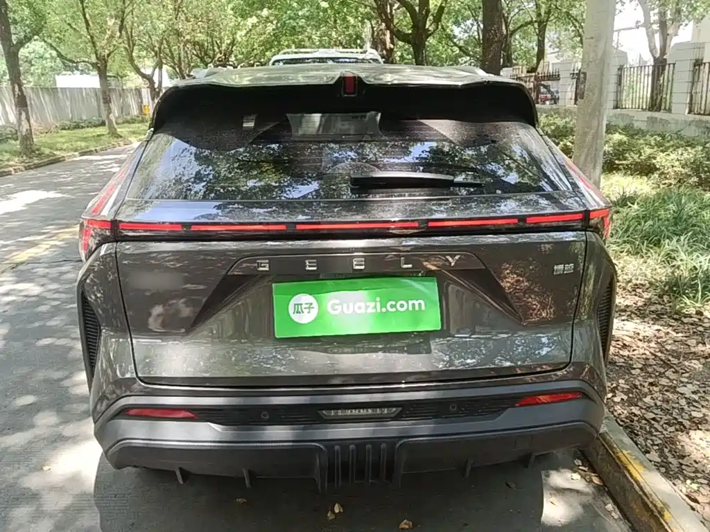 Фото 6 - Geely Boyue