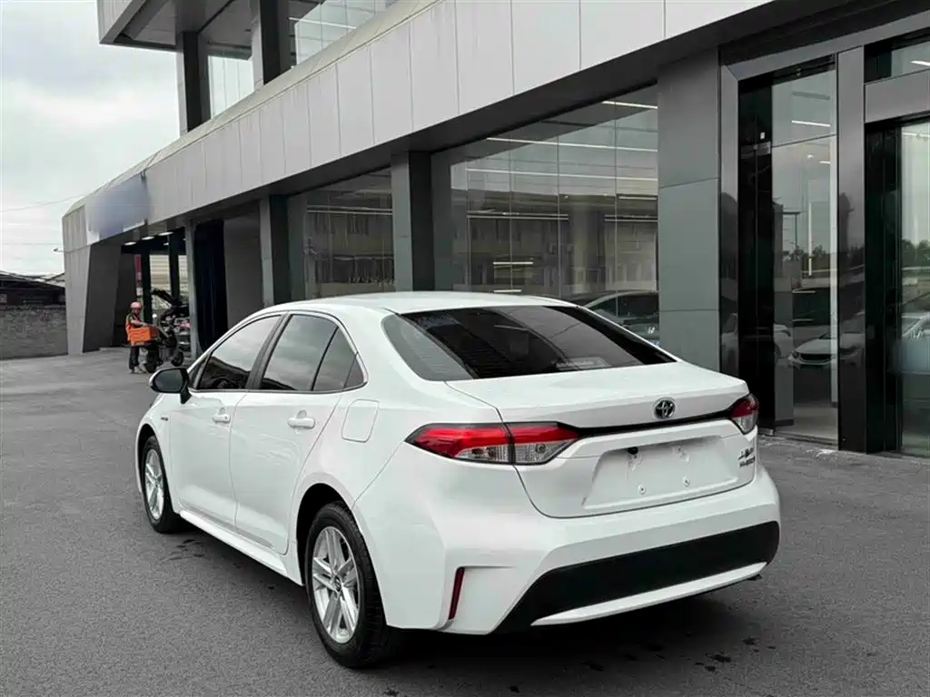 Toyota Levin 2021 Dual Hybrid 1.8H E-CVT Leading Edition фото 10