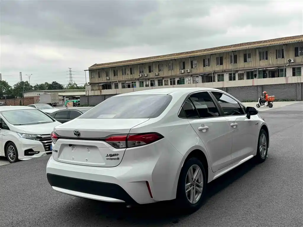 Toyota Levin 2021 Dual Hybrid 1.8H E-CVT Leading Edition фото 13