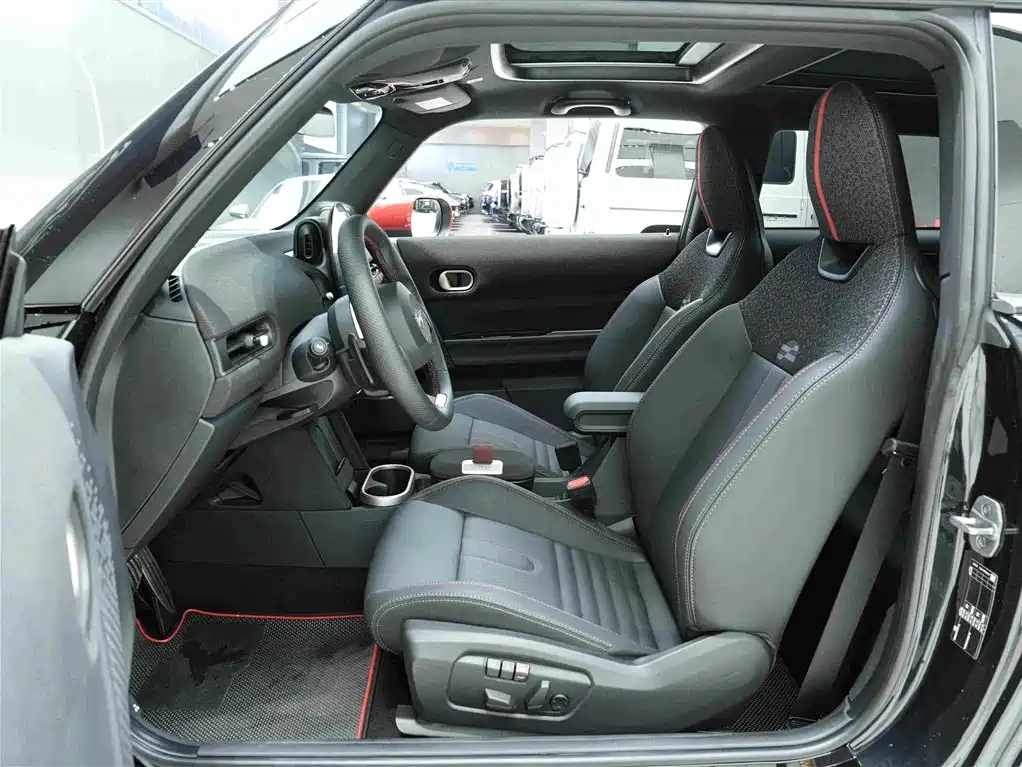 MINI JCW 2026 2025 JOHN COOPER WORKS