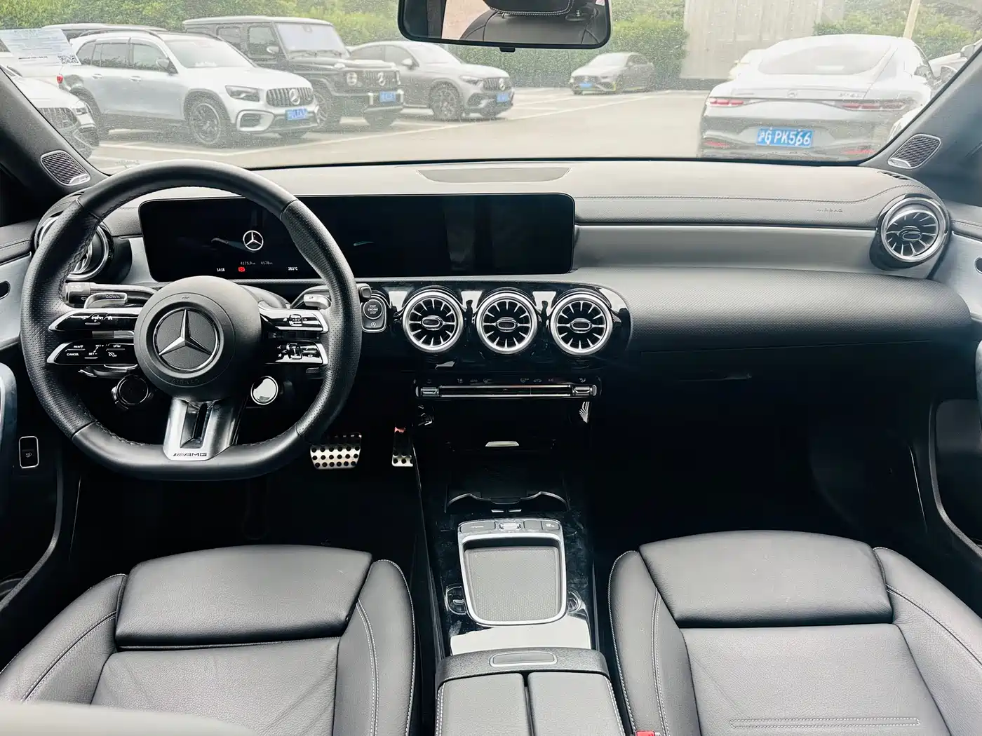 Mercedes-Benz A-Class AMG 2025 AMG A 35 L 4MATIC фото 6