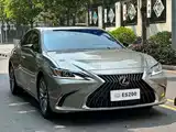 Photo 3 - Lexus ES