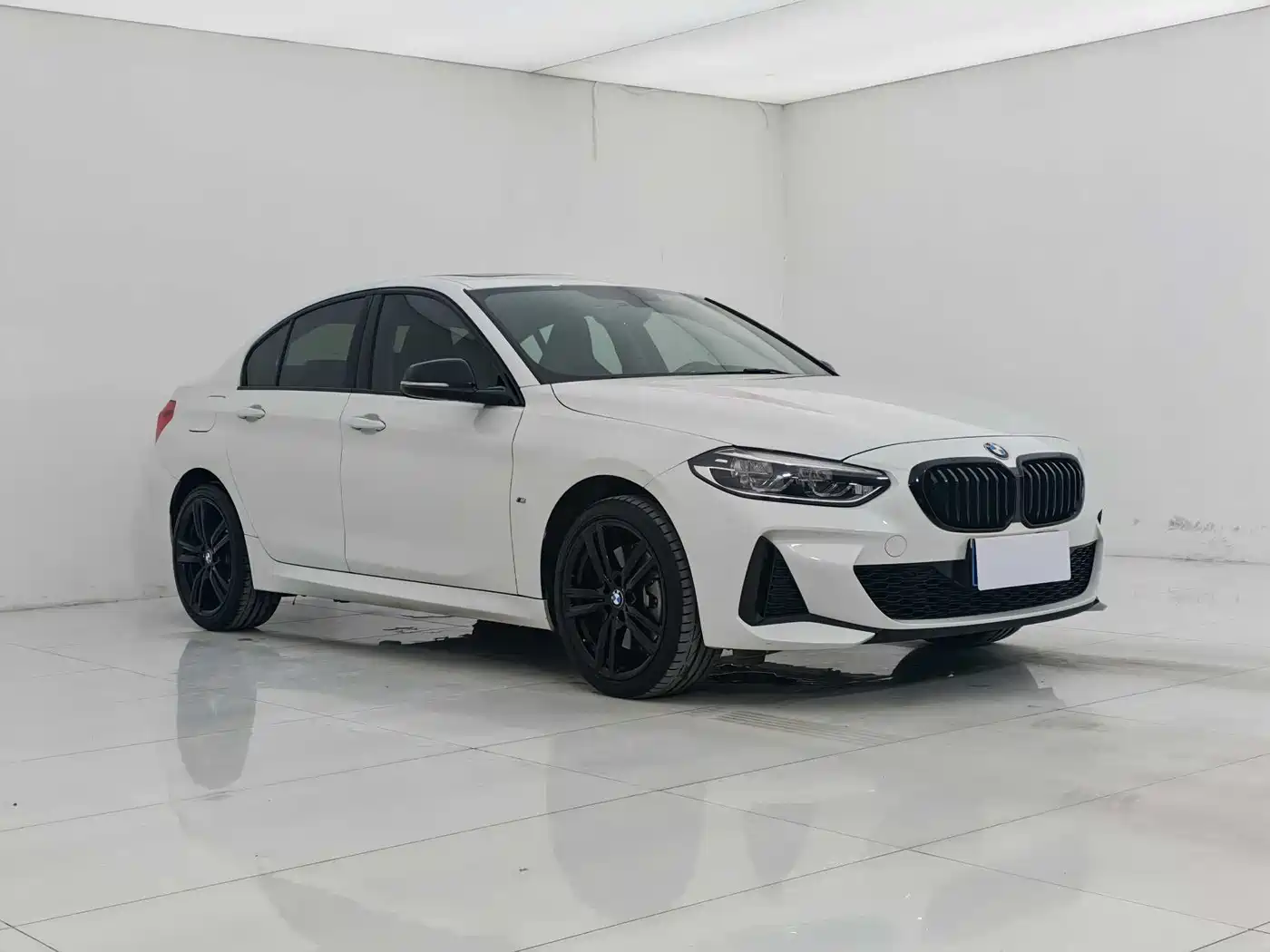 BMW 1 Series 2021 125i M Sport Black Night Edition фото 3