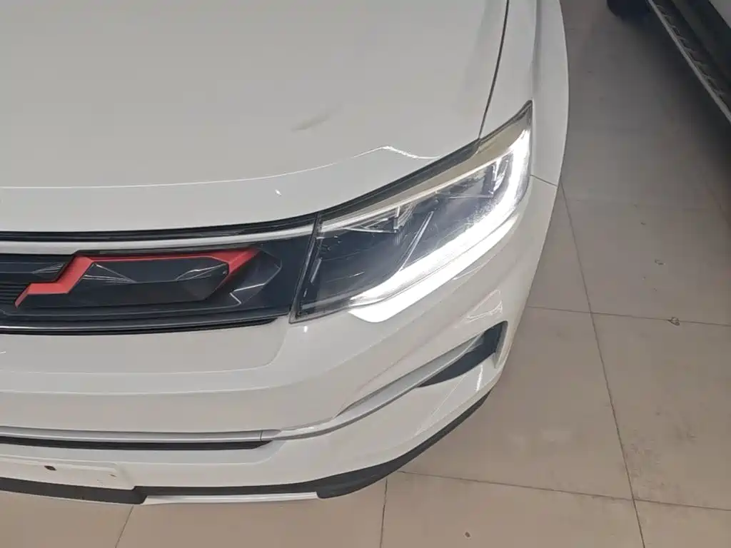 Changan CS35 PLUS 2019 2019 1.4T DCT Smart Blue Whale Edition
