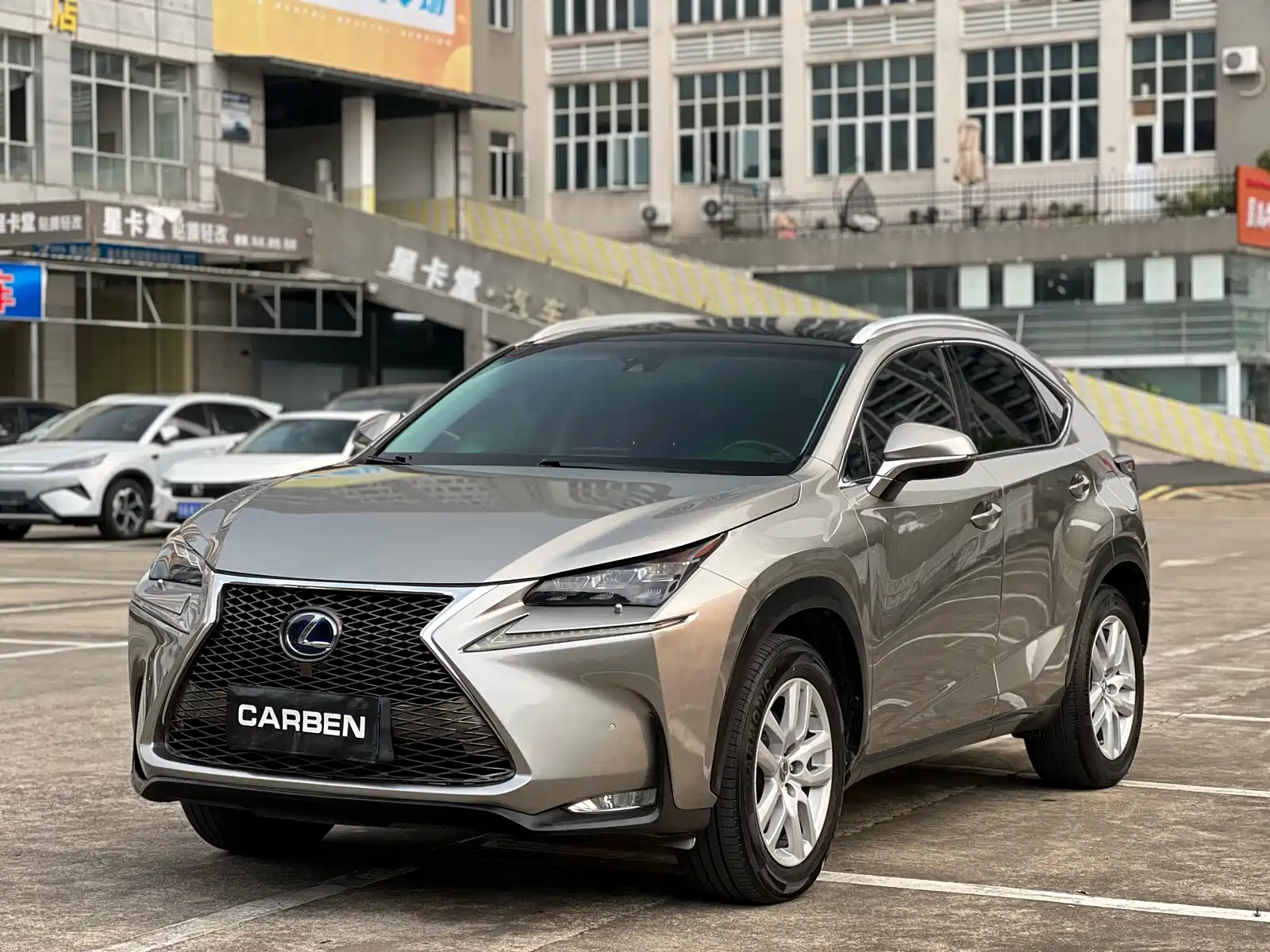 Фото 1 - Lexus NX