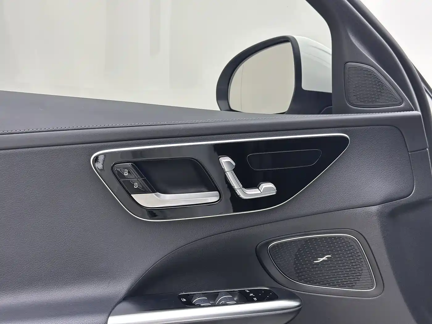 Mercedes-Benz C-Class 2024 C 260 L Sport фото 10