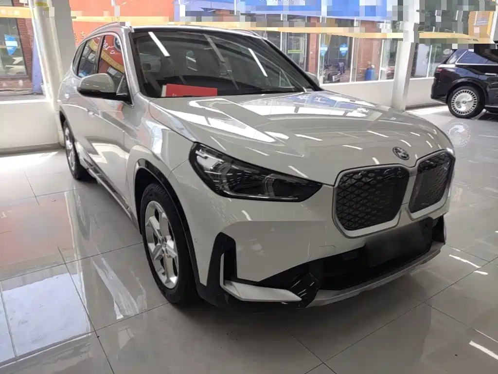 BMW iX1 2025 2023 eDrive25L X Design Package
