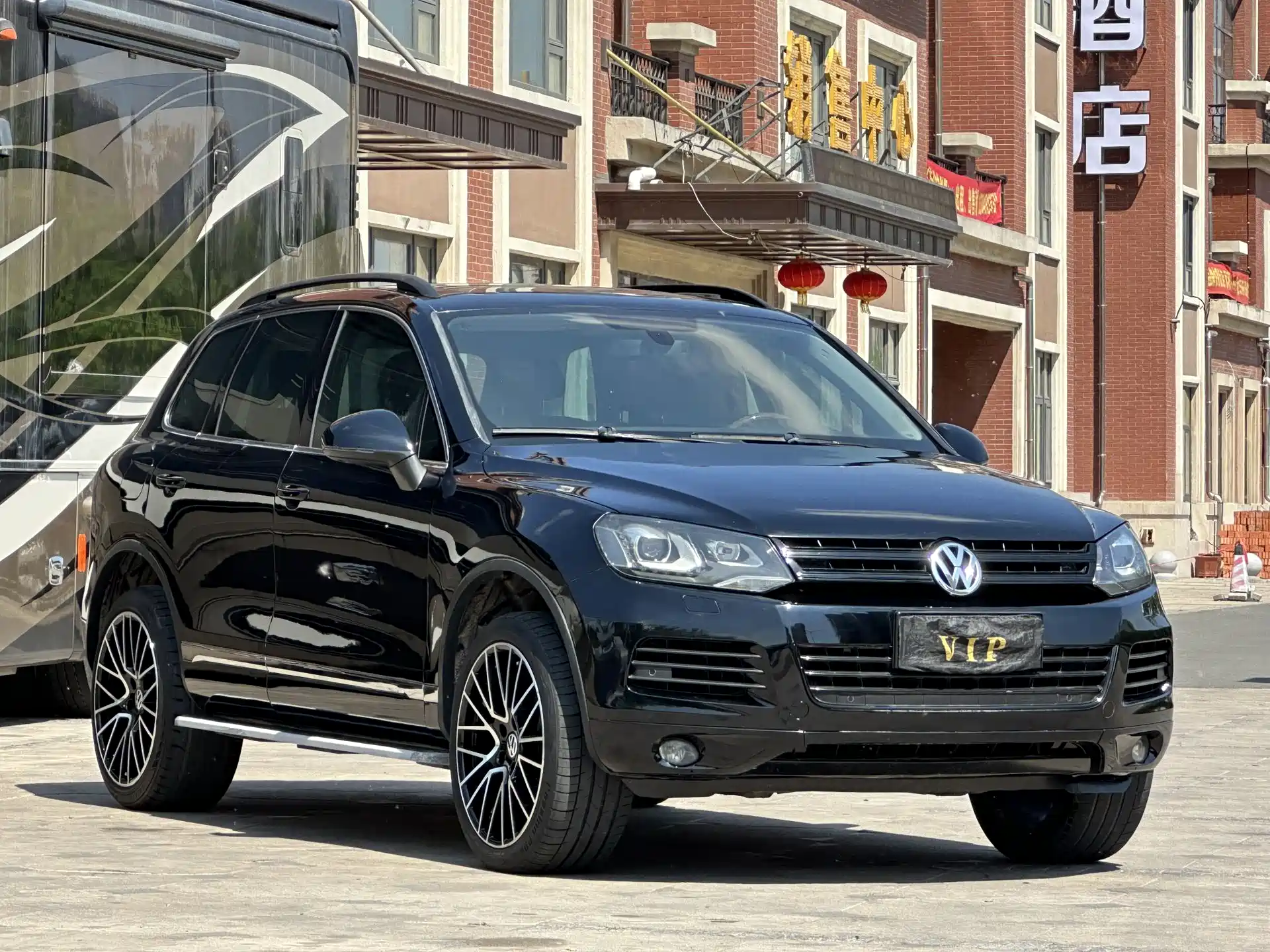 Фото 3 - Volkswagen Touareg