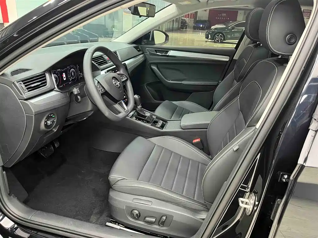 Škoda Superb 2024 TSI280 DSG Premium Edition фото 11
