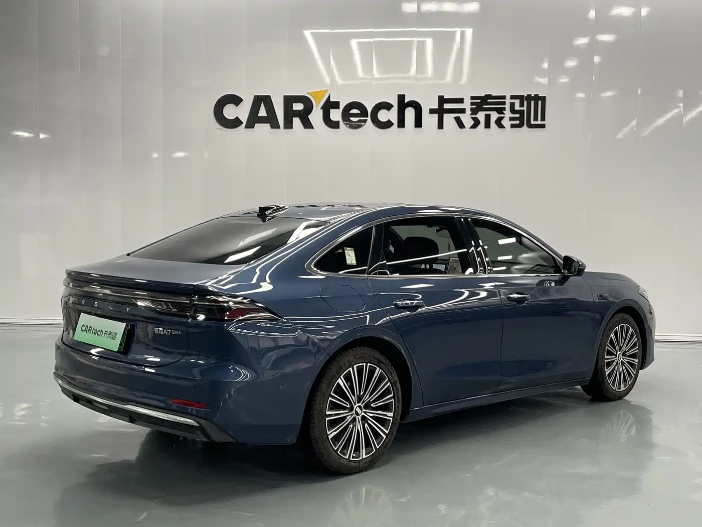 Geely Galaxy Galaxy A7 2025 EM-i фото 15