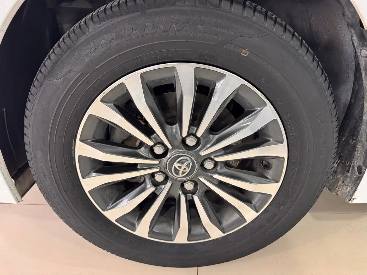 Toyota Corolla 2017 Facelift 1.2T S-CVT GL-i фото 16