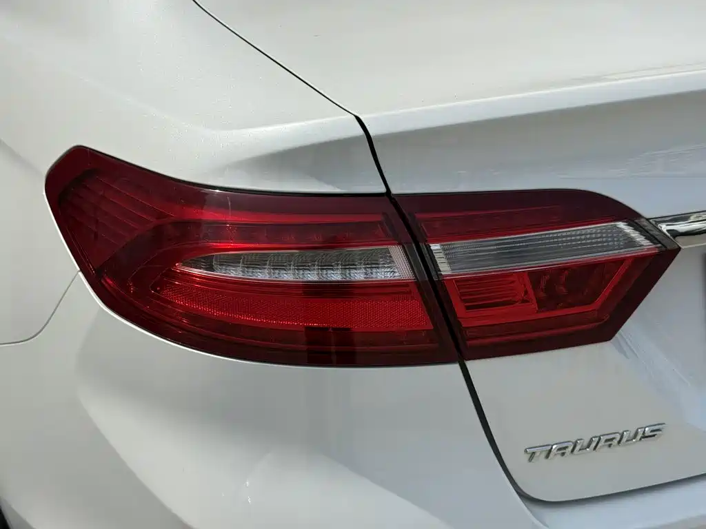 Ford Taurus 2016 2015 EcoBoost 245 Luxury