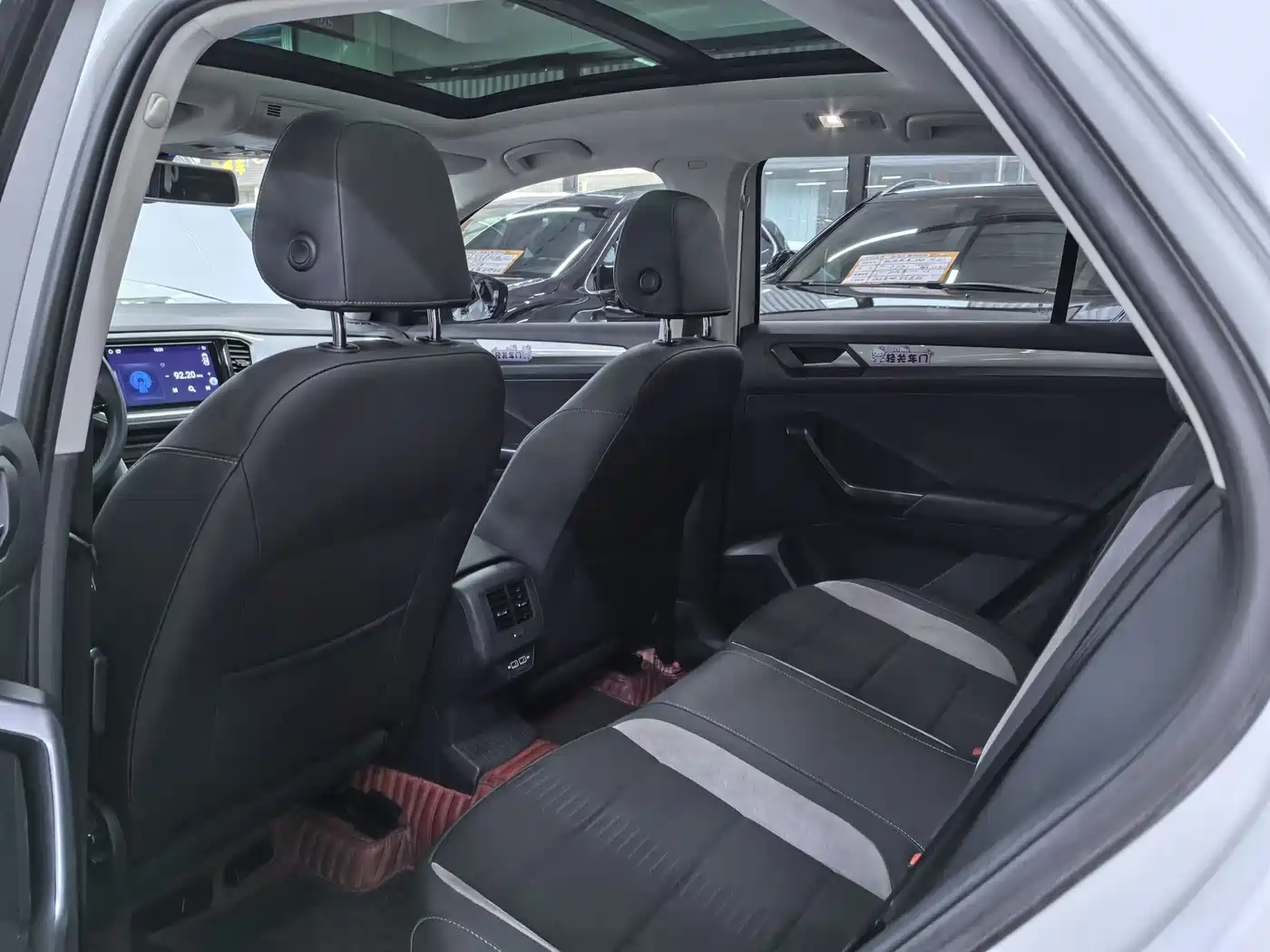 Volkswagen T-ROC 2020 230TSI DSG 2WD Progressive фото 9