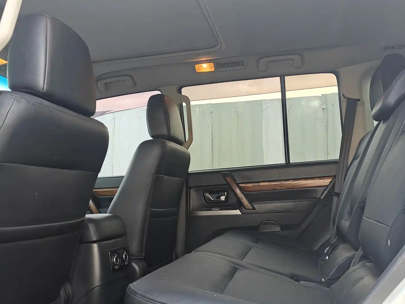 Mitsubishi Pajero (Import) 2018 3.0L Automatic Premium Edition фото 8