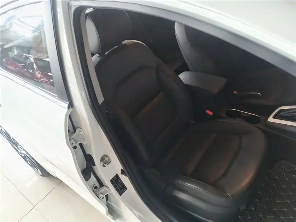 Hyundai Elantra 2019 1.5L CVT Smart Elite фото 25