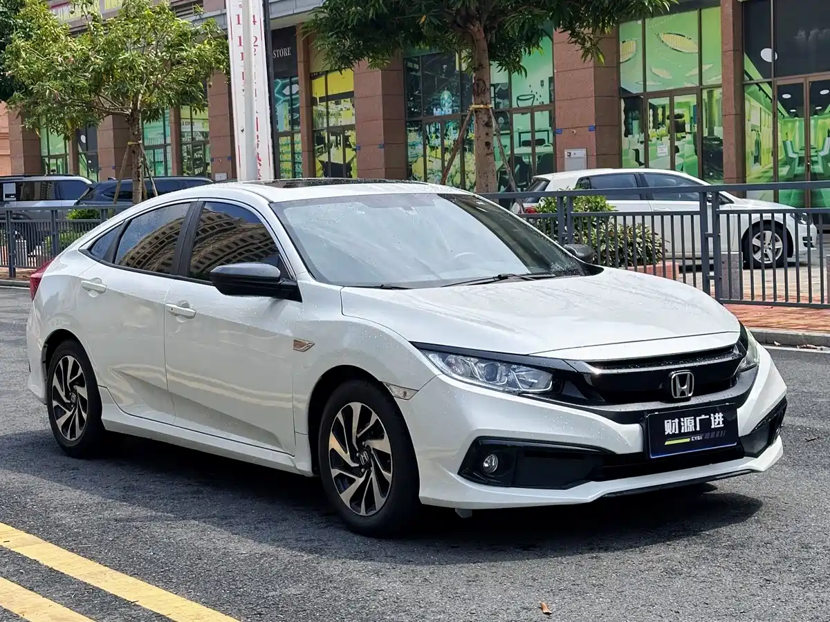 Фото 3 - Honda Civic